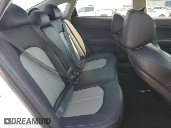 ✅ 2019 Kia Optima EX • VIN: 5XXGU4L17KG367722 • Лот: 68168465. Опубликован ранее на Copart с пробегом 45 936 миль. Бесплатный доступ к архиву аукционных продаж из США и подробный отчёт об истории автомобиля на DreamBid. Изображение 10.