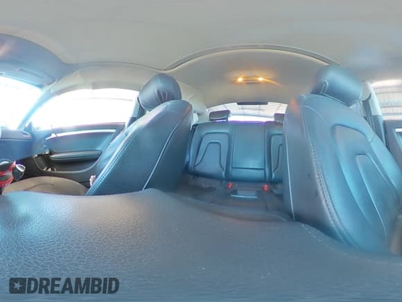 ✅ 2013 Audi A5 Premium • VIN: WAUCFAFR4DA017033 • Лот: 81689635. Опубликован ранее на Copart с пробегом 166 600 миль. Бесплатный доступ к архиву аукционных продаж из США и подробный отчёт об истории автомобиля на DreamBid. Изображение 15.