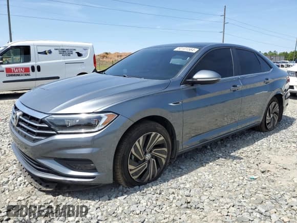 ✅ 2019 Volkswagen Jetta SEL Premium • VIN: 3VWGB7BU8KM133538 • Lot: 50101564. Wystawiony na Copart z przebiegiem 53 901 mil. Bezpłatny archiwum sprzedaży aukcyjnych z USA i szczegółowy raport historii pojazdu na DreamBid. Zdjęcie 1.