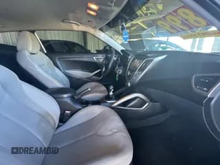 ✅ 2012 Hyundai Veloster w/Red Int • VIN: KMHTC6AD6CU036826 • Lot: 82190224. Wystawiony na Copart z przebiegiem 169 497 mil. Bezpłatny archiwum sprzedaży aukcyjnych z USA i szczegółowy raport historii pojazdu na DreamBid. Zdjęcie 5.