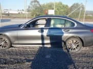 ✅ 2022 BMW 3 Series 330i xDrive • VIN: 3MW5R7J05N8C59323 • Lot: 43414627. Listed on IAAI with 26,388 mi. Free auction sales archive from the USA and detailed vehicle history report at DreamBid. Image 14.