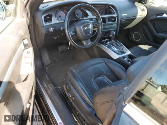 ✅ 2011 Audi S5 Premium Plus • VIN: WAUCGAFH3BN001156 • Lot: 75339654. Wystawiony na Copart z przebiegiem 160 557 mil. Bezpłatny archiwum sprzedaży aukcyjnych z USA i szczegółowy raport historii pojazdu na DreamBid. Zdjęcie 8.