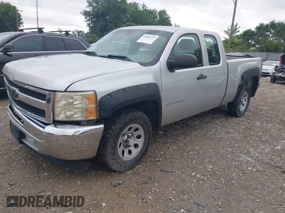2010 Chevrolet Silverado 1500 Work Truck with VIN 1GCSCPEXXAZ186495, listed as a IAAI auction lot 42881537 with 215,919 mi miles and . Bid and sale history available at DreamBid. Image 17.