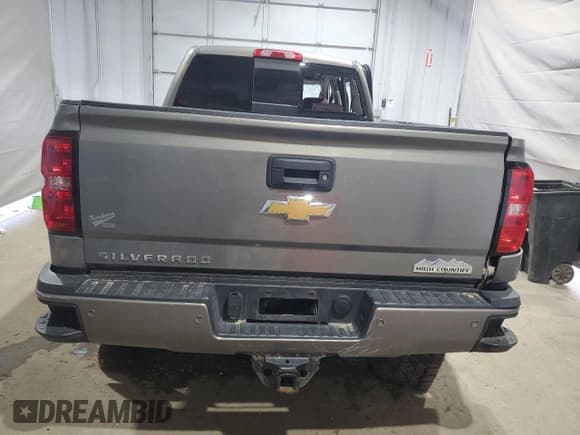✅ 2017 Chevrolet Silverado 2500HD High Country • VIN: 1GC1KXEY5HF169400 • Лот: 71471505. Опубликован ранее на Copart с пробегом Не указан. Бесплатный доступ к архиву аукционных продаж из США и подробный отчёт об истории автомобиля на DreamBid. Изображение 6.