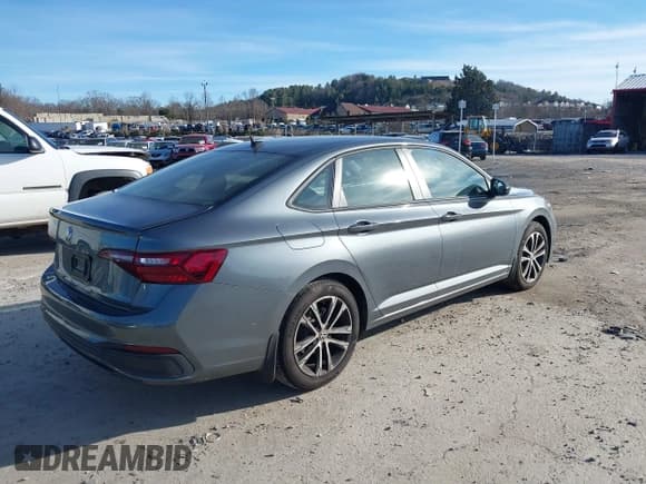 ✅ 2022 Volkswagen Jetta Sport • VIN: 3VWBM7BU1NM023357 • Lot: 38647076. Listed on IAAI with 7,596 mi. Free auction sales archive from the USA and detailed vehicle history report at DreamBid. Image 4.