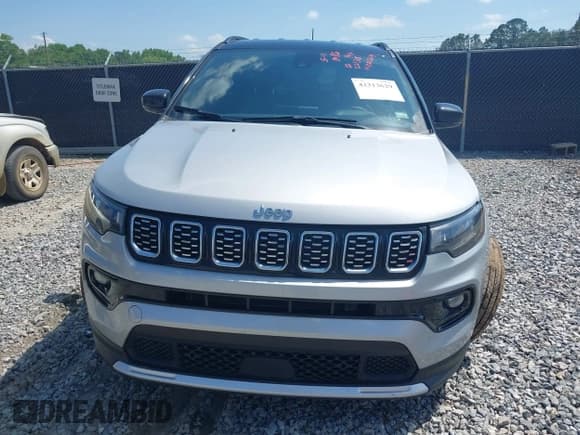 ✅ 2024 Jeep Compass Limited • VIN: 3C4NJDCN0RT125579 • Lot: 42313629. Wystawiony na IAAI z przebiegiem 39 137 mil. Bezpłatny archiwum sprzedaży aukcyjnych z USA i szczegółowy raport historii pojazdu na DreamBid. Zdjęcie 12.