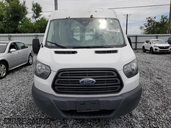 ✅ 2017 Ford Transit • VIN: 1FTYR2CM5HKA21834 • Лот: 70022705. Опубликован ранее на Copart с пробегом 149 191 миль. Бесплатный доступ к архиву аукционных продаж из США и подробный отчёт об истории автомобиля на DreamBid. Изображение 5.