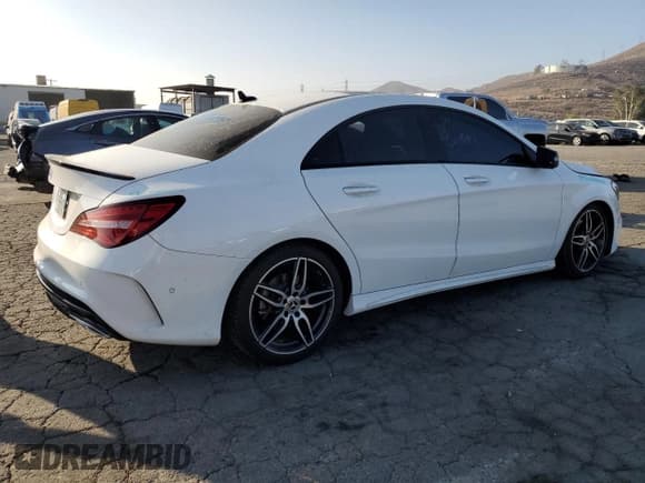 ✅ 2019 Mercedes-Benz CLA 250 • VIN: WDDSJ4EB0KN756351 • Lot: 91473265. Wystawiony na Copart z przebiegiem 75 529 mil. Bezpłatny archiwum sprzedaży aukcyjnych z USA i szczegółowy raport historii pojazdu na DreamBid. Zdjęcie 3.