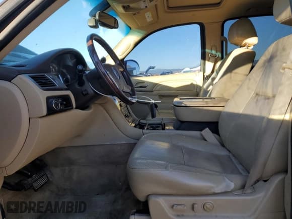 ✅ 2012 Cadillac Escalade Luxury • VIN: 1GYS4BEF4CR122456 • Lot: 87407225. Wystawiony na Copart z przebiegiem 166 230 mil. Bezpłatny archiwum sprzedaży aukcyjnych z USA i szczegółowy raport historii pojazdu na DreamBid. Zdjęcie 7.