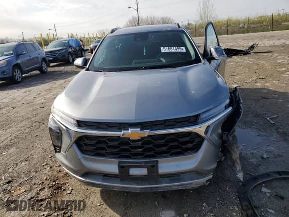 2025 Chevrolet Trax LT с VIN KL77LHEP8SC007822, выставлен на аукционе Copart как лот 51601495 с пробегом 7 987 миль миль и Списание • Salvage title. История ставок и продаж доступна на DreamBid. Изображение 5.
