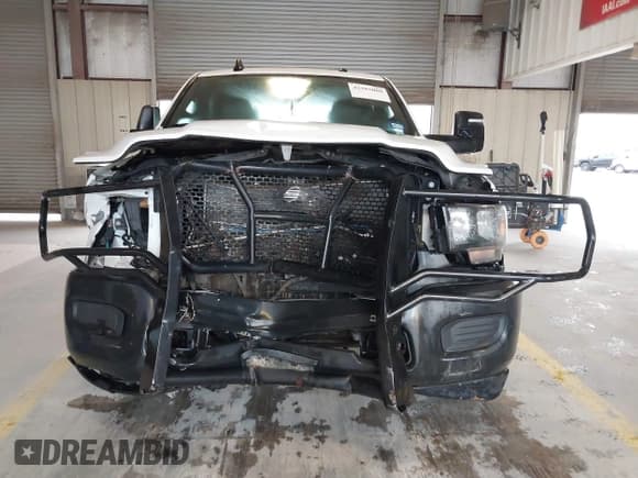 ✅ 2023 Ram 2500 Tradesman • VIN: 3C6UR5HJ0PG610057 • Lot: 42385008. Wystawiony na IAAI z przebiegiem 21 105 mil. Bezpłatny archiwum sprzedaży aukcyjnych z USA i szczegółowy raport historii pojazdu na DreamBid. Zdjęcie 12.