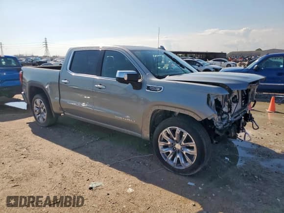 ✅ 2025 GMC Sierra 1500 Denali • VIN: 1GTUUGEL7SZ155175 • Лот: 71196275. Опубликован ранее на Copart с пробегом 22 822 миль. Бесплатный доступ к архиву аукционных продаж из США и подробный отчёт об истории автомобиля на DreamBid. Изображение 4.