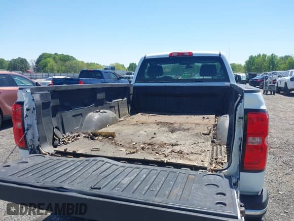 ✅ 2015 Chevrolet Silverado 2500HD Work Truck • VIN: 1GC0CUEG4FZ524843 • Lot: 42004293. Wystawiony na IAAI z przebiegiem 190 066 mil. Bezpłatny archiwum sprzedaży aukcyjnych z USA i szczegółowy raport historii pojazdu na DreamBid. Zdjęcie 8.