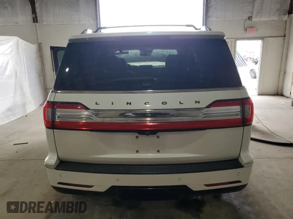 ✅ 2019 Lincoln Navigator Black Label • VIN: 5LMJJ2TT2KEL10927 • Lot: 53637425. Wystawiony na Copart z przebiegiem 100 531 mil. Bezpłatny archiwum sprzedaży aukcyjnych z USA i szczegółowy raport historii pojazdu na DreamBid. Zdjęcie 6.