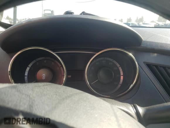 ✅ 2013 Hyundai Sonata GLS • VIN: 5NPEB4AC9DH705131 • Lot: 72051714. Wystawiony na Copart z przebiegiem Nie podano. Bezpłatny archiwum sprzedaży aukcyjnych z USA i szczegółowy raport historii pojazdu na DreamBid. Zdjęcie 9.