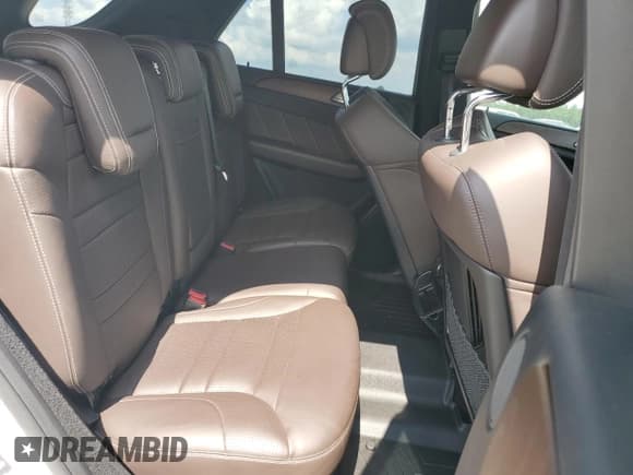 ✅ 2016 Mercedes-Benz M 63 AMG • VIN: 4JGDA7EB0GA650917 • Лот: 69006535. Опубликован ранее на Copart с пробегом 56 682 миль. Бесплатный доступ к архиву аукционных продаж из США и подробный отчёт об истории автомобиля на DreamBid. Изображение 11.