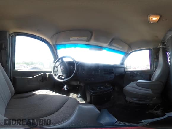 ✅ 2016 GMC Savana Cargo • VIN: 1GTW7AFF0G1903082 • Лот: 42187642. Опубликован ранее на IAAI с пробегом 137 728 миль. Бесплатный доступ к архиву аукционных продаж из США и подробный отчёт об истории автомобиля на DreamBid. Изображение 18.