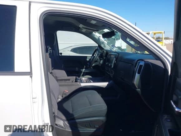 ✅ 2018 Chevrolet Silverado 1500 LT • VIN: 3GCPCREC6JG482791 • Lot: 43519455. Wystawiony na IAAI z przebiegiem 174 730 mil. Bezpłatny archiwum sprzedaży aukcyjnych z USA i szczegółowy raport historii pojazdu na DreamBid. Zdjęcie 5.