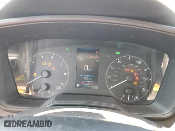 ✅ 2023 Toyota Corolla Hybrid LE • VIN: JTDBCMFE8PJ010290 • Lot: 82043315. Wystawiony na Copart z przebiegiem 60 769 mil. Bezpłatny archiwum sprzedaży aukcyjnych z USA i szczegółowy raport historii pojazdu na DreamBid. Zdjęcie 9.