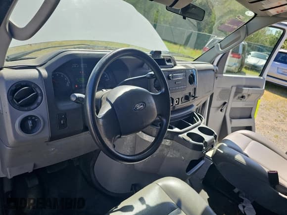 ✅ 2010 Ford Econoline Cargo Commercial • VIN: 1FTNE2EL4ADA10062 • Lot: 52039955. Listed on Copart with 61,795 mi. Free auction sales archive from the USA and detailed vehicle history report at DreamBid. Image 9.