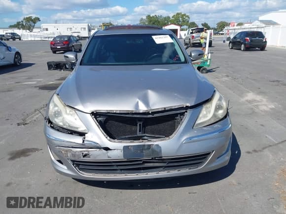 ✅ 2013 Hyundai Genesis 3.8L • VIN: KMHGC4DD6DU213250 • Lot: 43482397. Wystawiony na IAAI z przebiegiem 148 244 mil. Bezpłatny archiwum sprzedaży aukcyjnych z USA i szczegółowy raport historii pojazdu na DreamBid. Zdjęcie 12.