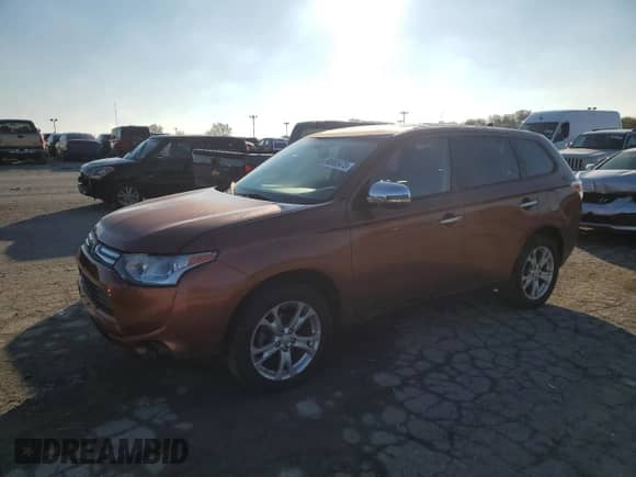 2014 Mitsubishi Outlander SE with VIN JA4AZ3A38EZ000782, listed as a Copart auction lot 90980475 with Not provided miles and Clean title. Bid and sale history available at DreamBid. Image 1.