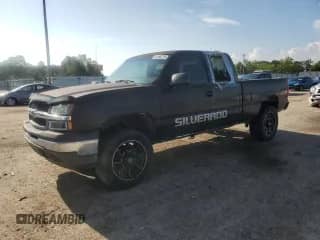 ✅ 2005 Chevrolet Silverado 1500 LS • VIN: 1GCEK19V45E151261 • Lot: 61556275. Wystawiony na Copart z przebiegiem 329 943 mil mil. Skorzystaj z bezpłatnego archiwum sprzedaży aukcyjnych z USA i zobacz szczegółowy raport historii pojazdu na DreamBid. Zdjęcie 1.