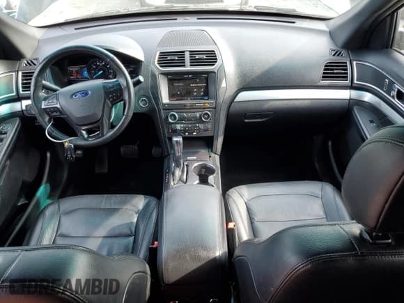 ✅ 2016 Ford Explorer XLT • VIN: 1FM5K8D85GGD19292 • Lot: 81147665. Wystawiony na Copart z przebiegiem 156 467 mil. Bezpłatny archiwum sprzedaży aukcyjnych z USA i szczegółowy raport historii pojazdu na DreamBid. Zdjęcie 8.