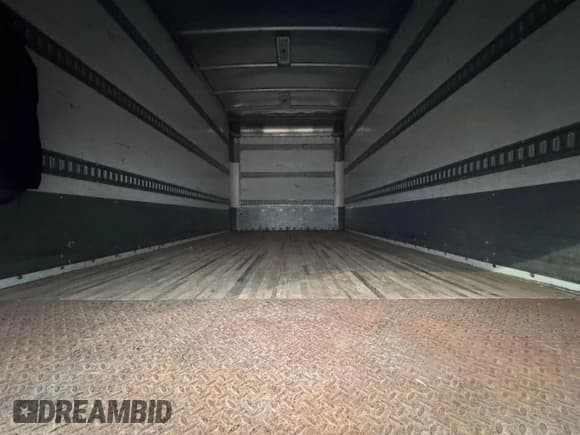 ✅ 2020 Isuzu NRR IBT • VIN: JALE5W169L7301227 • Lot: 65846695. Wystawiony na Copart z przebiegiem 216 393 mil. Bezpłatny archiwum sprzedaży aukcyjnych z USA i szczegółowy raport historii pojazdu na DreamBid. Zdjęcie 6.