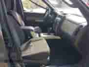 2010 Mercury Mariner z VIN 4M2CN8B79AKJ28843, wystawiony jako IAAI lot #40099437 z przebiegiem 203 467 mil mil oraz . Historia ofert i sprzedaży dostępna na DreamBid. Obrazek 5.