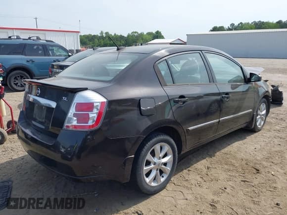 ✅ 2011 Nissan Sentra SL • VIN: 3N1AB6AP5BL653963 • Lot: 42092619. Listed on IAAI with 167,741 mi. Free auction sales archive from the USA and detailed vehicle history report at DreamBid. Image 4.