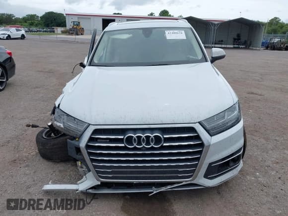 ✅ 2018 Audi Q7 Premium Plus • VIN: WA1LHAF73JD031666 • Lot: 42400628. Wystawiony na IAAI z przebiegiem 116 204 mil. Bezpłatny archiwum sprzedaży aukcyjnych z USA i szczegółowy raport historii pojazdu na DreamBid. Zdjęcie 12.