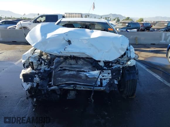 ✅ 2018 Toyota Camry LE • VIN: 4T1B11HK1JU624137 • Lot: 43595861. Listed on IAAI with 23,780 mi. Free auction sales archive from the USA and detailed vehicle history report at DreamBid. Image 6.