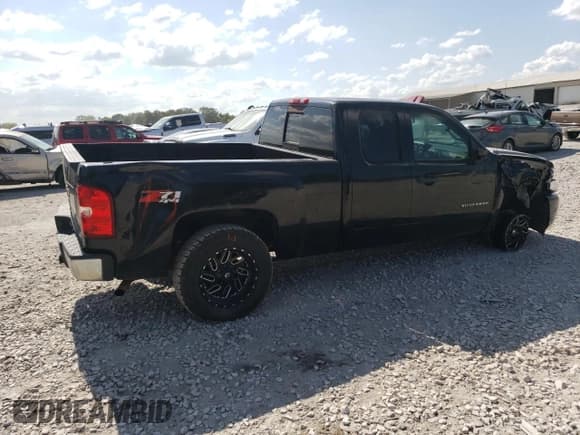 ✅ 2010 Chevrolet Silverado 1500 LT • VIN: 1GCSKSE33AZ133978 • Lot: 71631194. Listed on Copart with 181,170 mi. Free auction sales archive from the USA and detailed vehicle history report at DreamBid. Image 3.