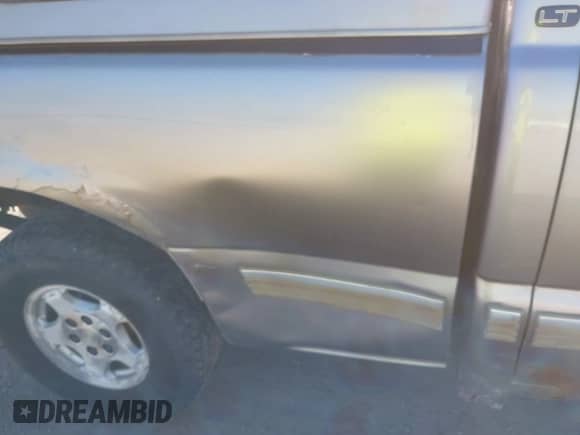 ✅ 2001 Chevrolet Silverado 1500 LS • VIN: 2GCEK19TX11120011 • Lot: 43585666. Wystawiony na IAAI z przebiegiem 249 637 mil mil. Skorzystaj z bezpłatnego archiwum sprzedaży aukcyjnych z USA i zobacz szczegółowy raport historii pojazdu na DreamBid. Zdjęcie 6.