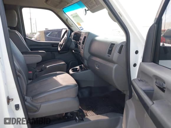 ✅ 2017 Nissan NV Cargo S • VIN: 1N6BF0KM7HN800426 • Lot: 42843991. Wystawiony na IAAI z przebiegiem 249 101 mil. Bezpłatny archiwum sprzedaży aukcyjnych z USA i szczegółowy raport historii pojazdu na DreamBid. Zdjęcie 5.