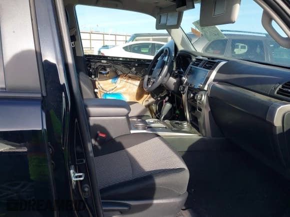 ✅ 2023 Toyota 4Runner SR5 • VIN: JTEMU5JR1P6125611 • Lot: 41039223. Listed on IAAI with 35,923 mi. Free auction sales archive from the USA and detailed vehicle history report at DreamBid. Image 5.