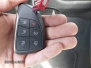 ✅ 2022 Chevrolet Suburban Premier • VIN: 1GNSKFKD5NR293216 • Lot: 41778432. Wystawiony na IAAI z przebiegiem 76 471 mil. Bezpłatny archiwum sprzedaży aukcyjnych z USA i szczegółowy raport historii pojazdu na DreamBid. Zdjęcie 11.