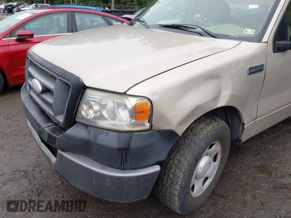 ✅ 2007 Ford F-150 XL • VIN: 1FTRF122X7KD49613 • Lot: 43041032. Listed on IAAI with 323,686 mi. Free auction sales archive from the USA and detailed vehicle history report at DreamBid. Image 6.