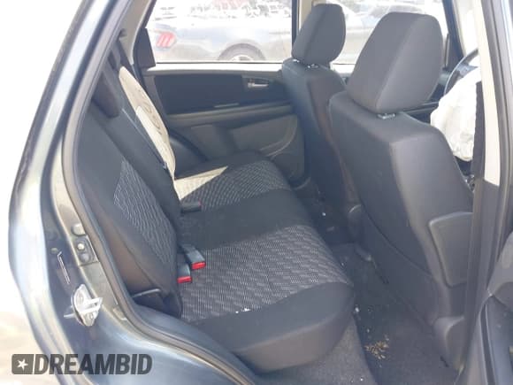 ✅ 2009 Suzuki SX4 Touring AWD • VIN: JS2YB417996201993 • Lot: 43041642. Wystawiony na IAAI z przebiegiem 115 051 mil. Bezpłatny archiwum sprzedaży aukcyjnych z USA i szczegółowy raport historii pojazdu na DreamBid. Zdjęcie 8.