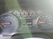 ✅ 2020 Chevrolet Silverado 1500 Custom • VIN: 1GCRYBEF9LZ254816 • Lot: 85382294. Wystawiony na Copart z przebiegiem 74 491 mil. Bezpłatny archiwum sprzedaży aukcyjnych z USA i szczegółowy raport historii pojazdu na DreamBid. Zdjęcie 9.