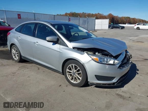 ✅ 2018 Ford Focus SE • VIN: 1FADP3FE7JL286226 • Lot: 43619631. Wystawiony na IAAI z przebiegiem 97 842 mil. Bezpłatny archiwum sprzedaży aukcyjnych z USA i szczegółowy raport historii pojazdu na DreamBid. Zdjęcie 1.