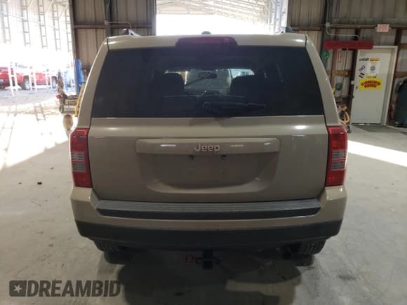 ✅ 2017 Jeep Patriot Sport • VIN: 1C4NJPBA2HD158409 • Lot: 94179595. Wystawiony na Copart z przebiegiem Nie podano. Bezpłatny archiwum sprzedaży aukcyjnych z USA i szczegółowy raport historii pojazdu na DreamBid. Zdjęcie 6.