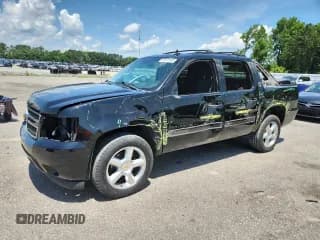 ✅ 2013 Chevrolet Avalanche LS • VIN: 3GNMCEE06DG341524 • Lot: 60120105. Listed on Copart with 145,496 mi. Free auction sales archive from the USA and detailed vehicle history report at DreamBid. Image 1.