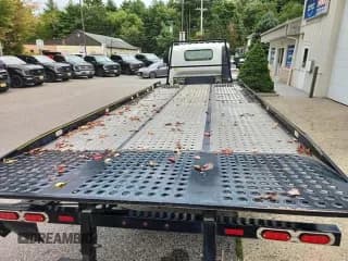 ✅ 2019 Isuzu NQR IBT • VIN: JALE5W161K7305027 • Lot: 76363594. Wystawiony na Copart z przebiegiem 168 335 mil. Bezpłatny archiwum sprzedaży aukcyjnych z USA i szczegółowy raport historii pojazdu na DreamBid. Zdjęcie 6.