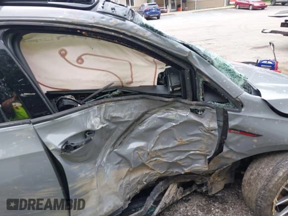 ✅ 2023 Volkswagen Golf GTI SE • VIN: WVW2A7CD0PW117839 • Лот: 42523359. Опубликован ранее на IAAI с пробегом 27 908 миль. Бесплатный доступ к архиву аукционных продаж из США и подробный отчёт об истории автомобиля на DreamBid. Изображение 5.