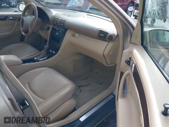 ✅ 2002 Mercedes-Benz C 230/260/280/320 • VIN: WDBRF64J62F205588 • Lot: 41619259. Wystawiony na IAAI z przebiegiem 172 783 mil. Bezpłatny archiwum sprzedaży aukcyjnych z USA i szczegółowy raport historii pojazdu na DreamBid. Zdjęcie 5.