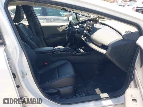 ✅ 2024 Toyota Prius LE • VIN: JTDACAAU8R3016249 • Lot: 42147587. Wystawiony na IAAI z przebiegiem 17 260 mil. Bezpłatny archiwum sprzedaży aukcyjnych z USA i szczegółowy raport historii pojazdu na DreamBid. Zdjęcie 5.