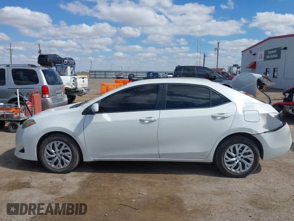✅ 2018 Toyota Corolla LE • VIN: 5YFBURHE5JP782658 • Lot: 43440768. Listed on IAAI with 77,997 mi. Free auction sales archive from the USA and detailed vehicle history report at DreamBid. Image 14.