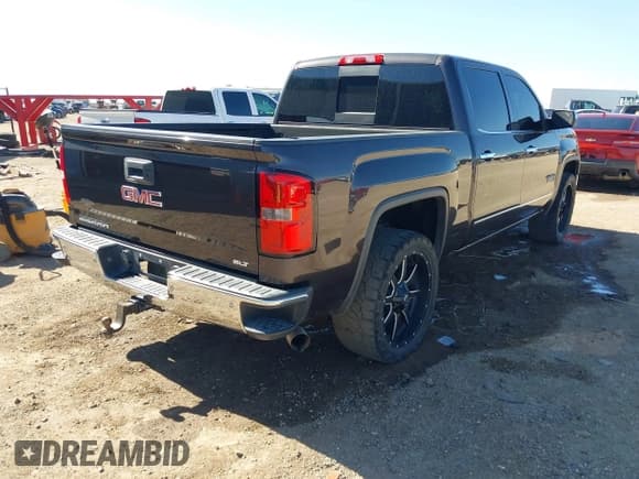 ✅ 2015 GMC Sierra 1500 SLT • VIN: 3GTU2VEC6FG493506 • Lot: 43310229. Wystawiony na IAAI z przebiegiem 142 072 mil. Bezpłatny archiwum sprzedaży aukcyjnych z USA i szczegółowy raport historii pojazdu na DreamBid. Zdjęcie 4.